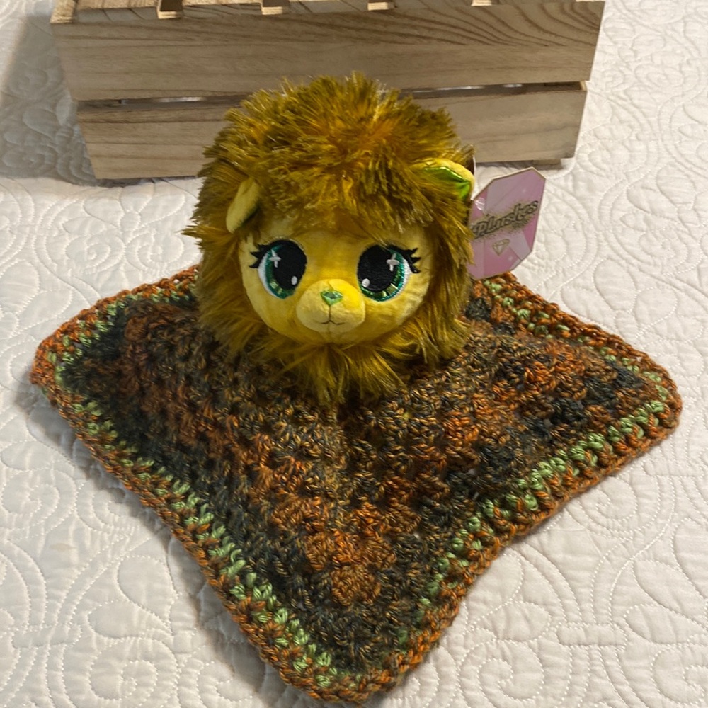 P.Lushes Pet - Eleni Key with handmade crochet lovey. Stuffed animal is NWT